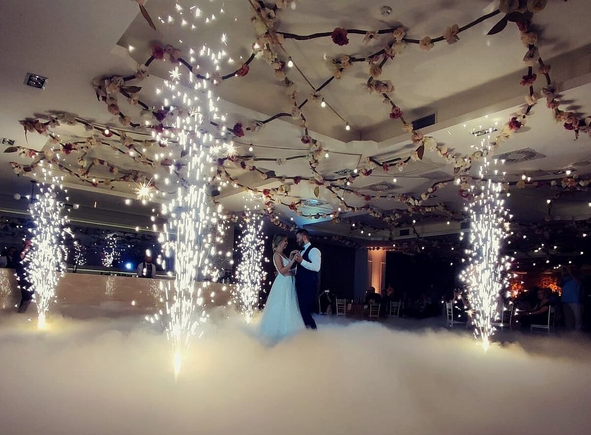 Spark fontane niski dim cvijetna dekoracija prvi ples